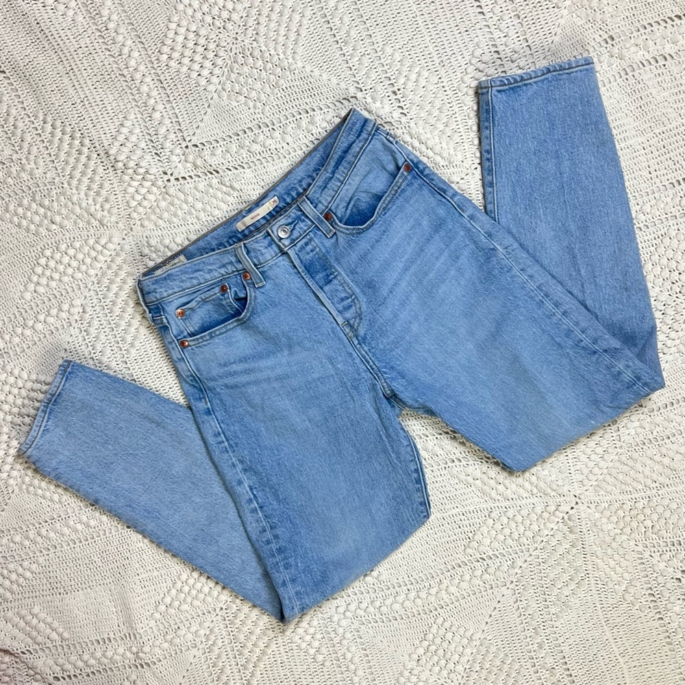 Levis Womens Jeans Wedgie Straight 28 Light Wash Blue Button Fly High Rise Denim